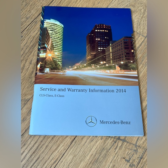 Mercedes Benz Operators Manual/Book and Case - Picture 8 of 16